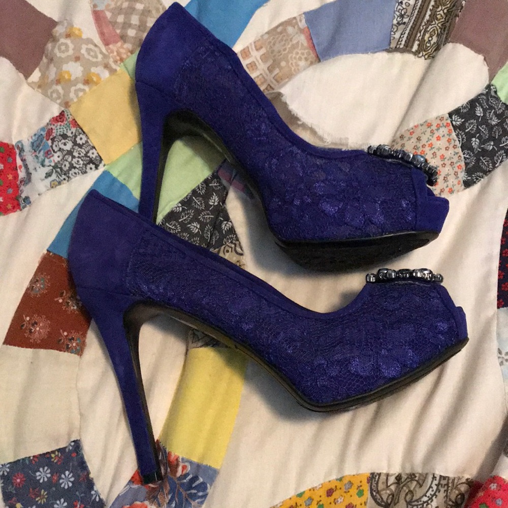 Blue rhinestone guess shoes
